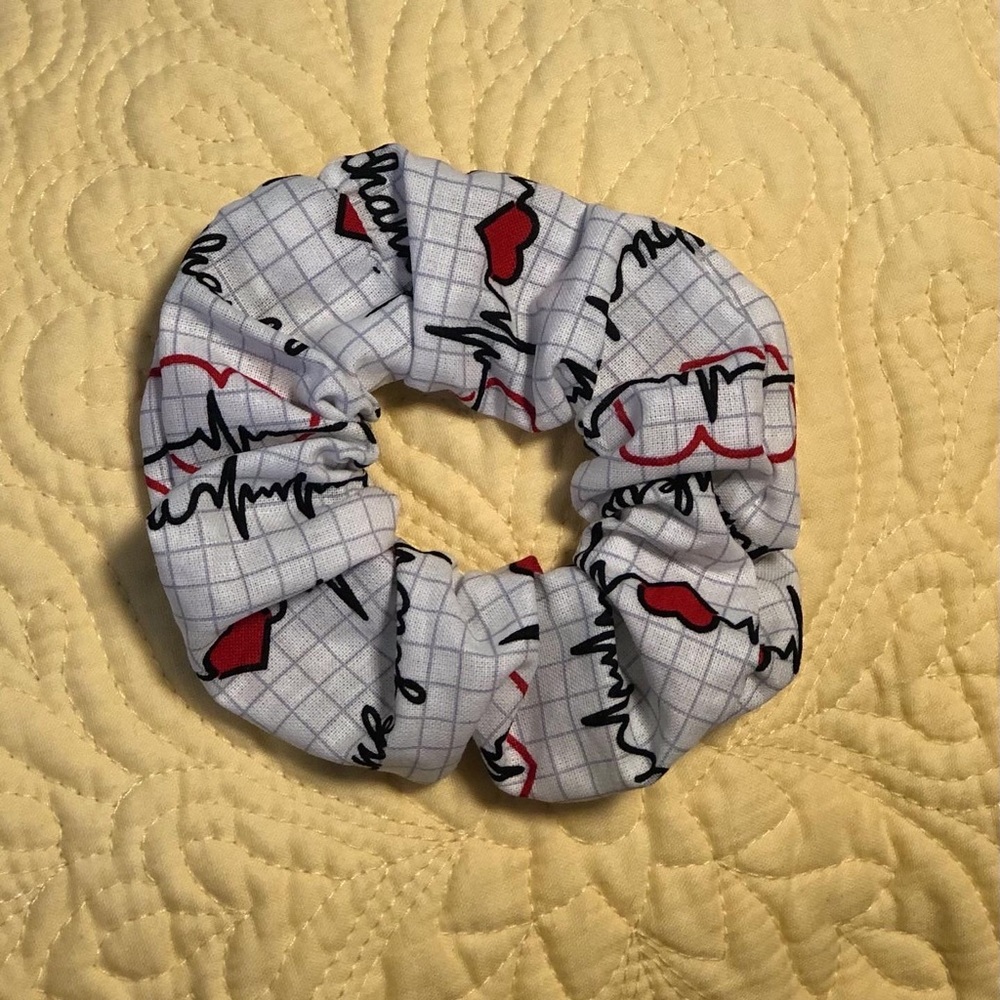 Nursing/ medical theme scrunchie💉👩🏻‍⚕️